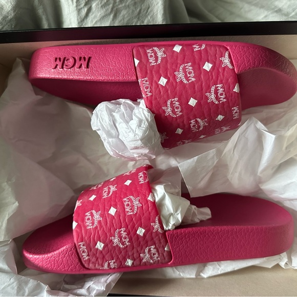 Pink MCM Slides - Picture 4 of 7